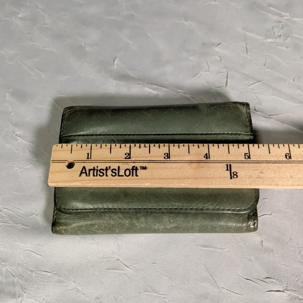 Hobo International Wallet Green Leather Clutch Snap Closure Card Slots Bohemian